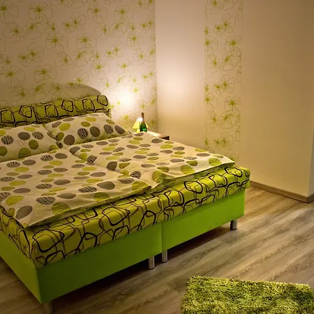 Goerfoel Velky Meder