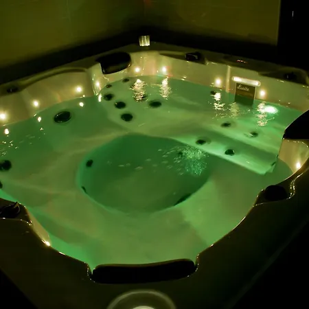 Goerfoel Motel Velky Meder