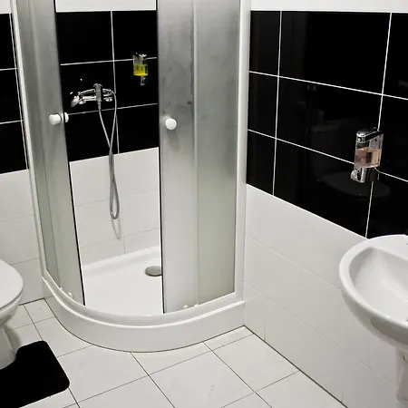 Goerfoel Motel Velky Meder